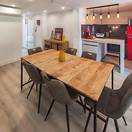 Gorgeous In With Kitchen 아파트 아그