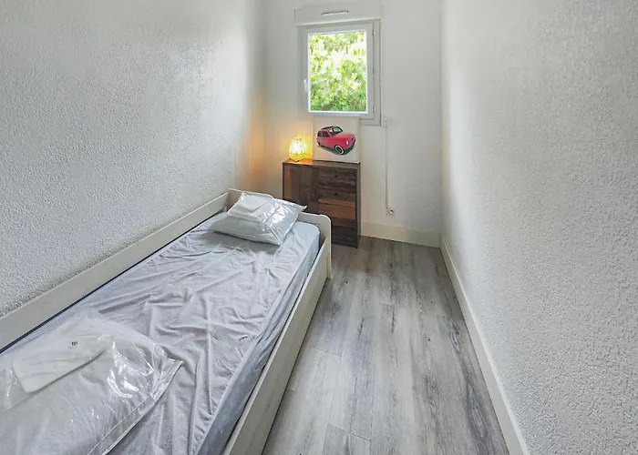 Appartement 3 Bedroom Awesome In